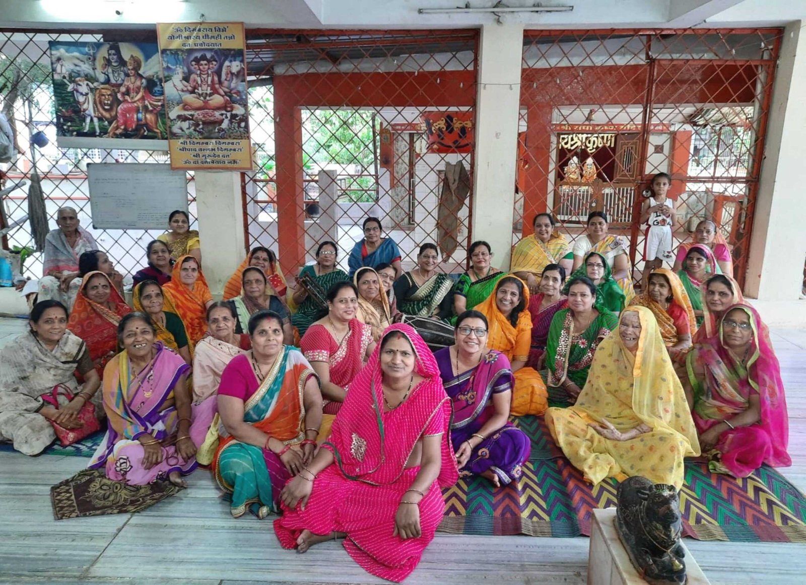 सावन माह से रामेश्वर महिला मंडल ने शुरू किए भजन-कीर्तत, पूरे माह चलेंगे