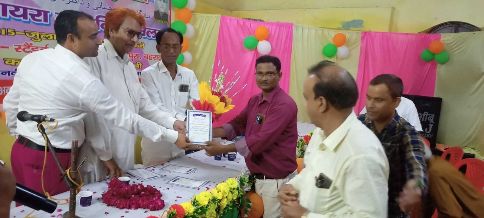 एक मंच पर सम्मान समारोह, पुरस्कार वितरण, कवि सम्मेलन एवं मुशायरे का हुआ आयोजन