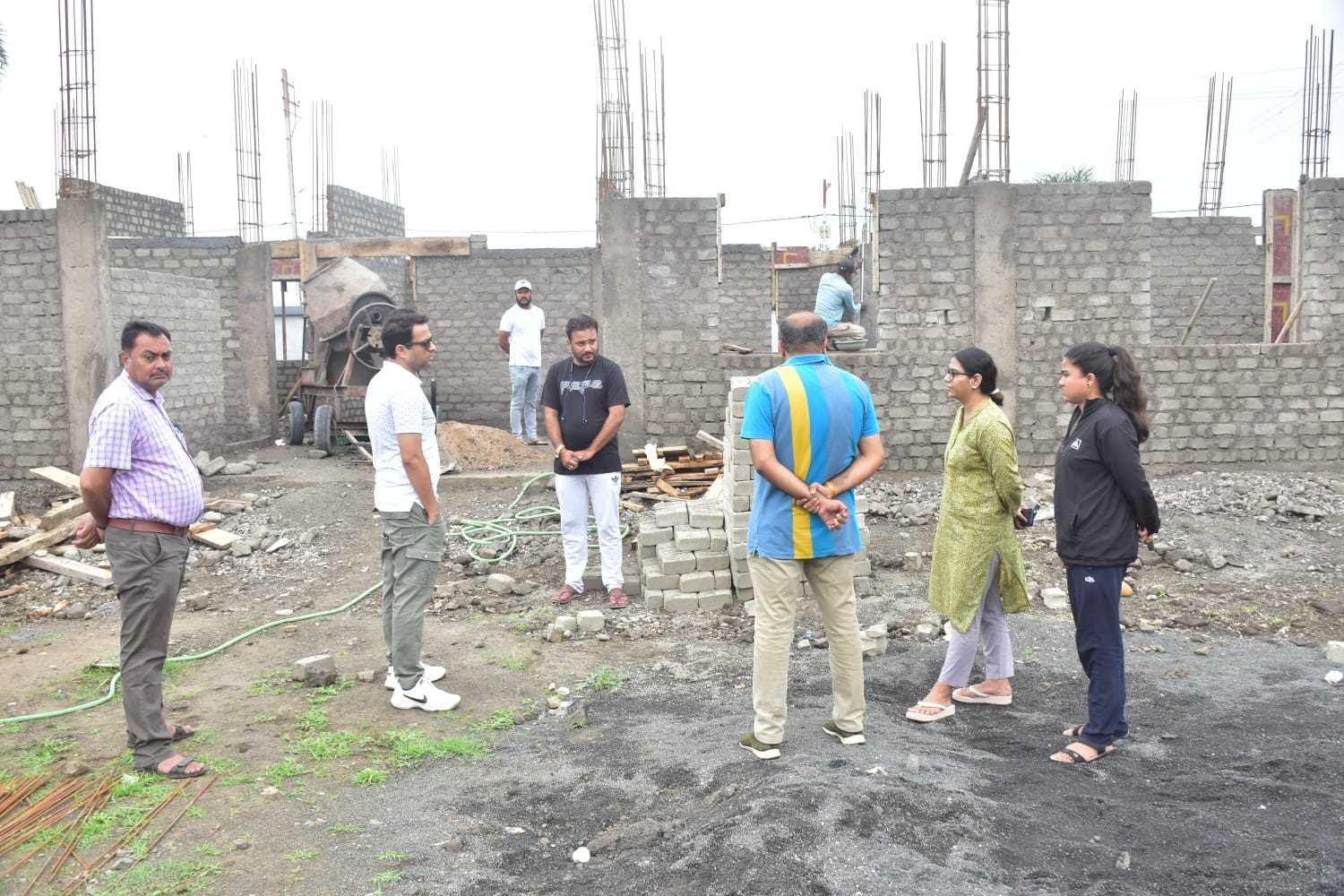 आयुक्त ने किया संजीवनी क्लीनिको का निरीक्षण