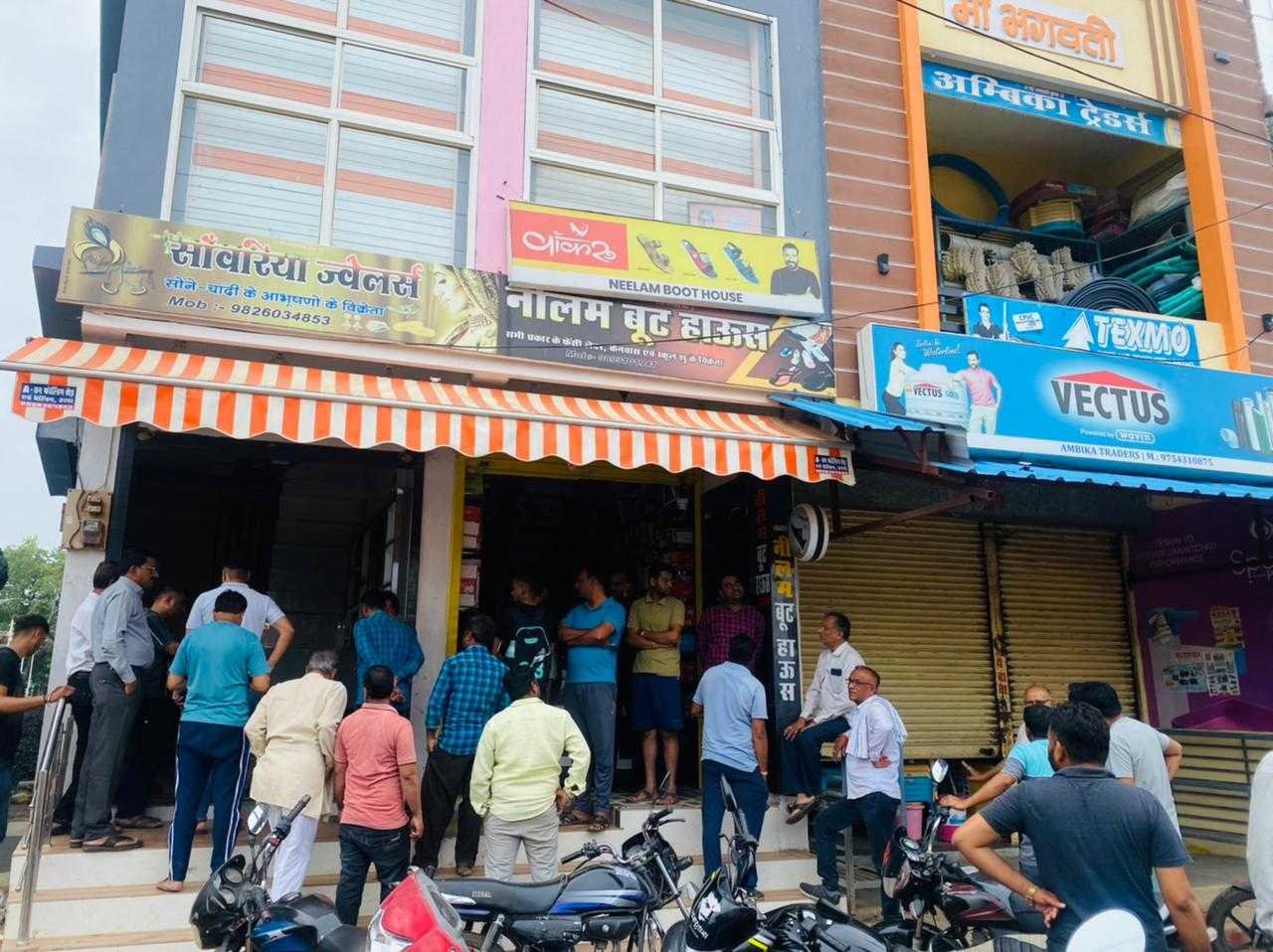 शनिवार रात टिमरनी में 3 जगह हुई चोरी