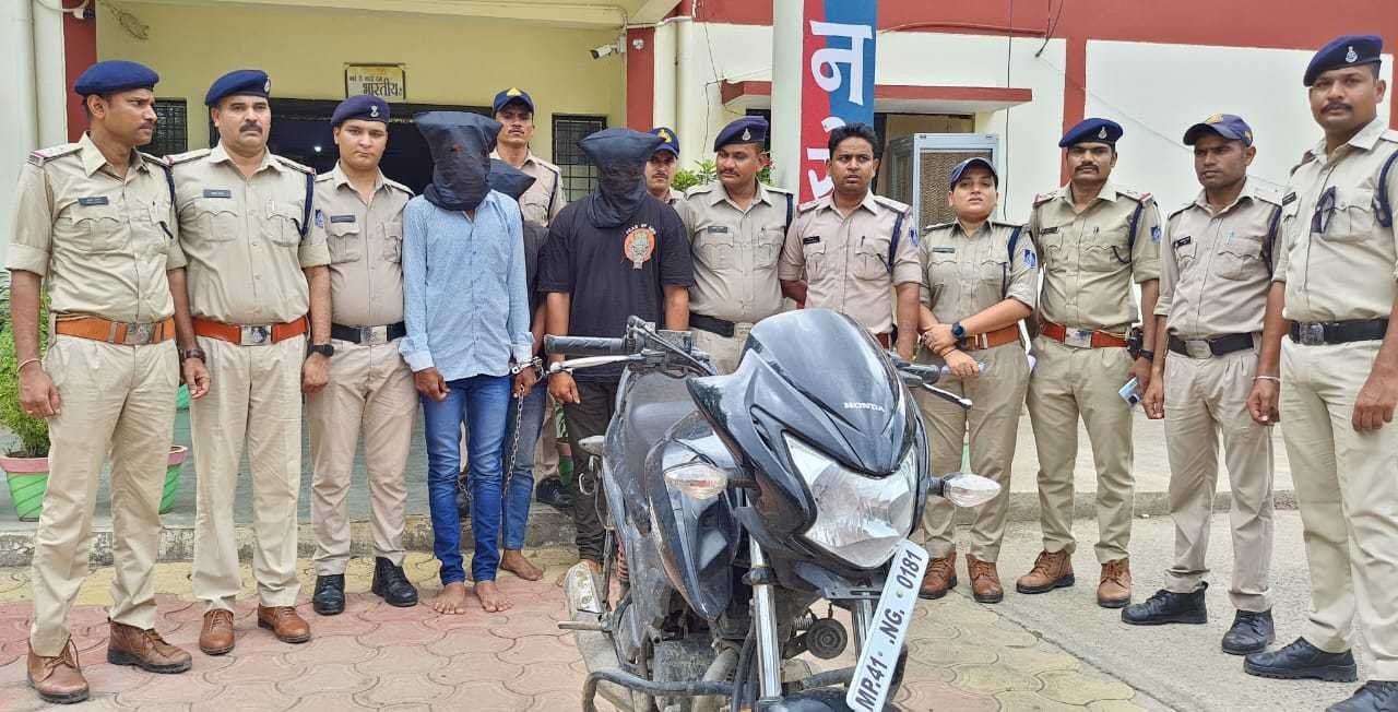 पेट्रोल पंप पर हुई लूट का दस दिनो में पुलिस ने किया पर्दाफाश