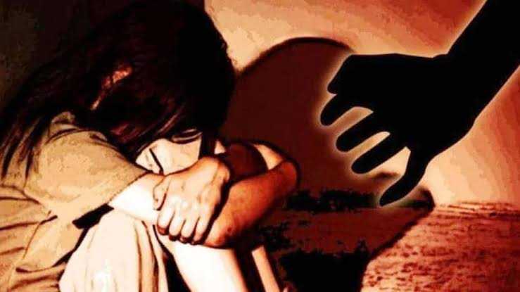 नाबालिक के साथ बलात्कार करने वाले आरोपी को बीस वर्ष के कारावास की सजा