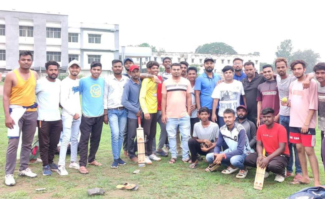 कालेज में पौधा रोपण और भवन निर्माण के फेरबदल पर हुआ विचार विमर्श