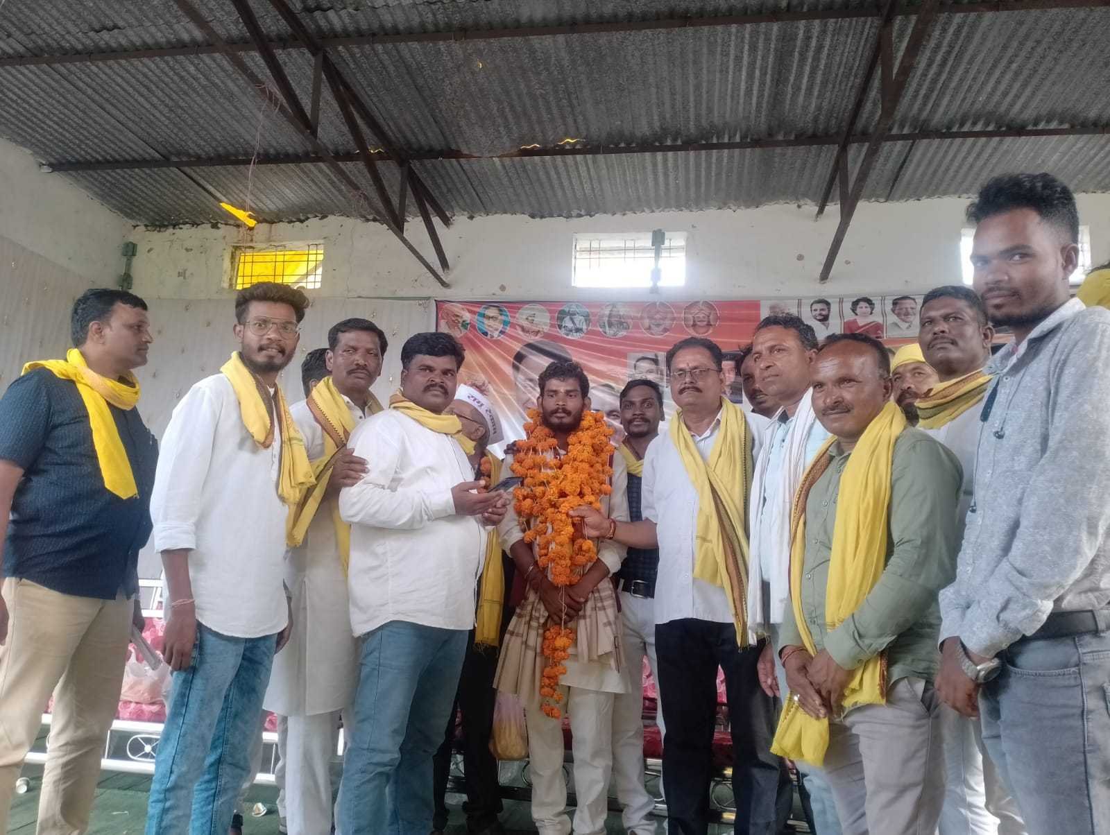 पौधरोपण कर मनाया जन्मदिन