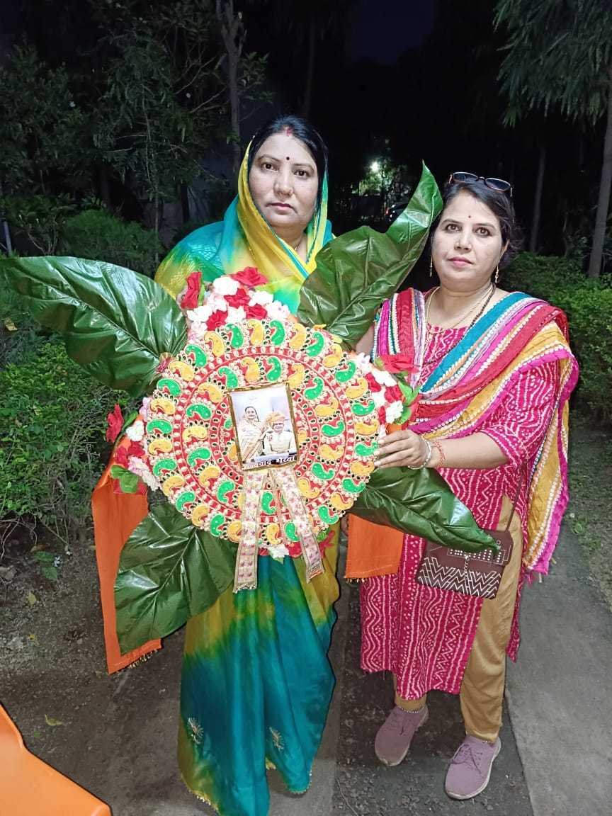 लाडली बहनों ने अपने शिवराज भैया के लिए तैयार की स्पेशल राखी