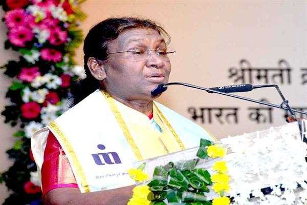 विद्यार्थी अपनी सोच और कार्यों से देश-दुनिया की समस्याओं का समाधान खोजें– राष्ट्रपति श्रीमती मुर्मु