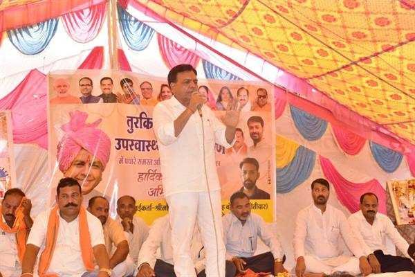 वित्त मंत्री श्री देवड़ा ने तुरकिया विद्यालय में स्कूल चलें हम अभियान का किया शुभारंभ