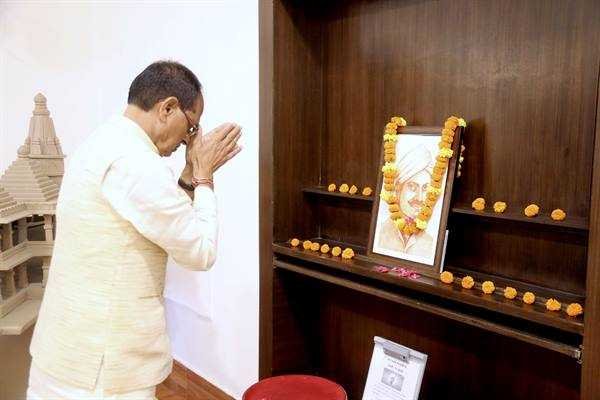 मुख्यमंत्री श्री चौहान ने अमर शहीद मंगल पाण्डे की जयंती पर किया नमन