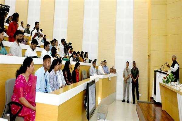 संवेदना मानव की मौलिक प्रकृति : राज्यपाल