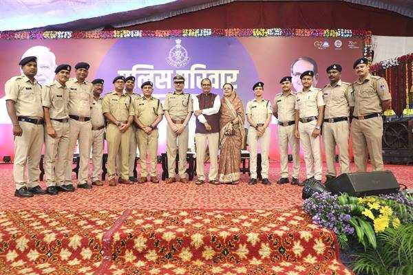 शांति स्थापना के लिए पुलिस के जवान जरूरत पर सर्वोच्च बलिदान देते हैं