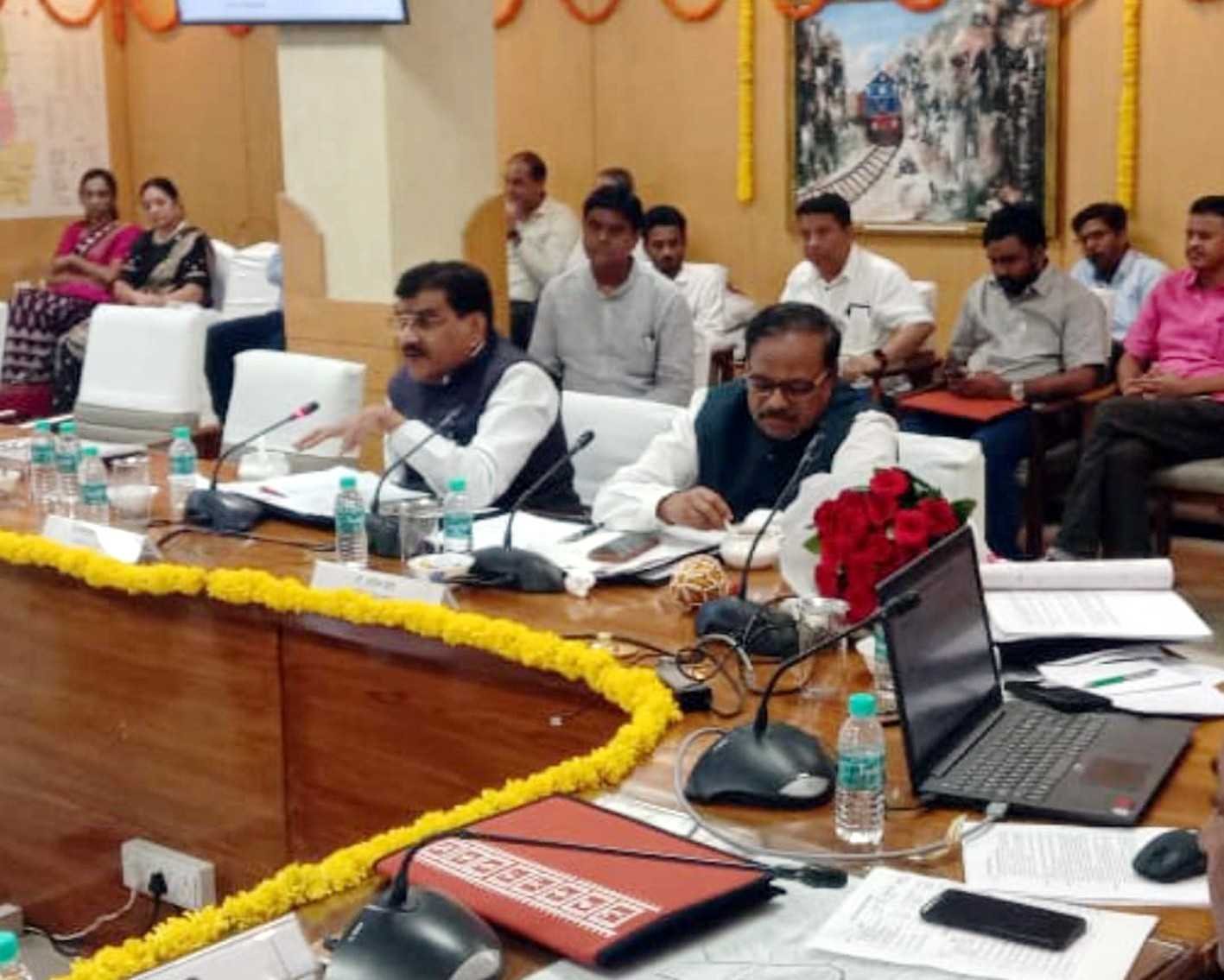रेलवे स्टेशन के री डेवलेपमेंट के लिए तीन सौ करोड़ की प्लानिंग