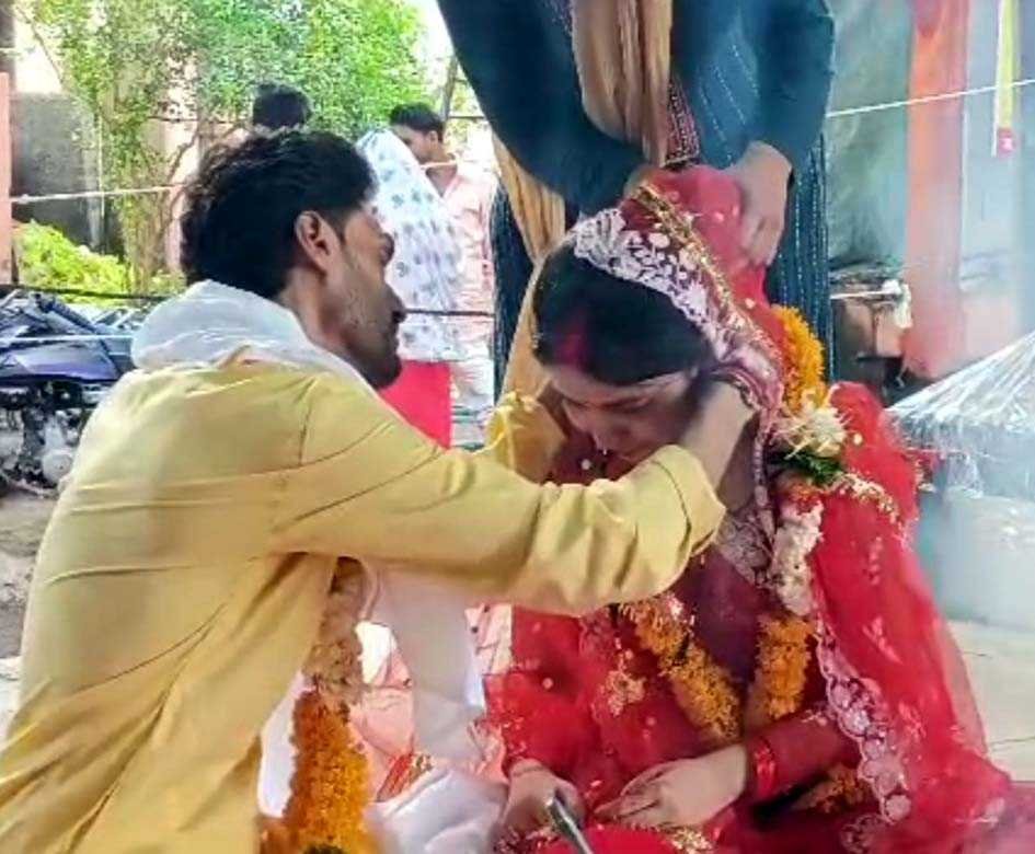 सनातन धर्म अपनाकर रूबीना बनी रक्षा