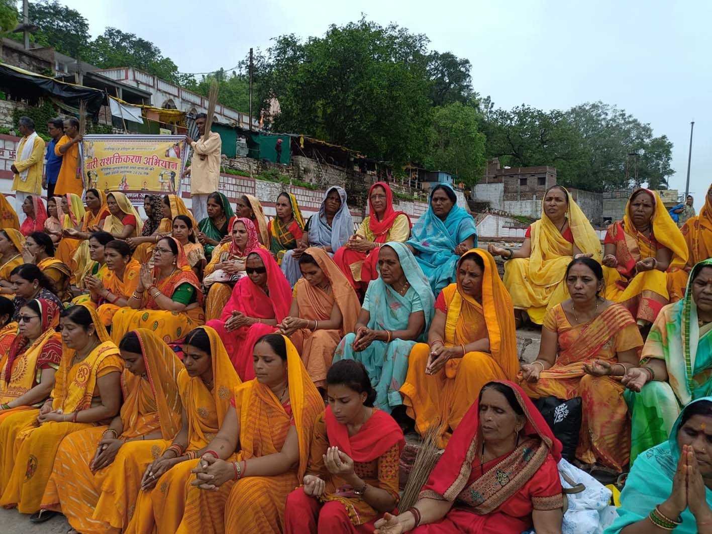 अ.वि. गायत्री परिवार महिला मंडल खण्डवा की नई पहल