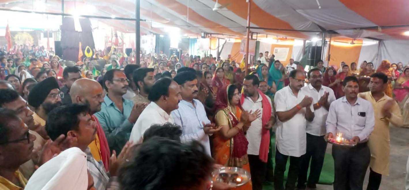महादेव गढ़ मंदिर में लगा भक्तों का मेला
