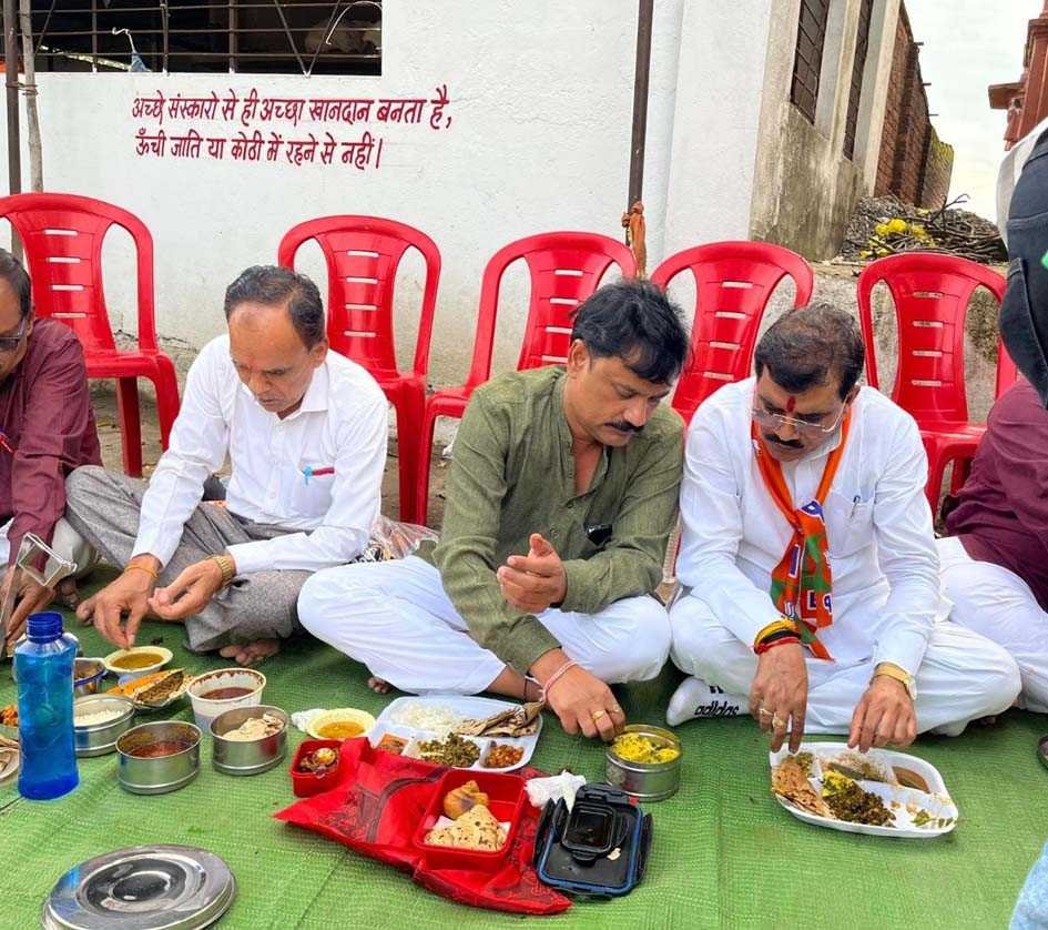 ब्रह्मगिर मंदिर परिसर में विधानसभा क्षेत्र की टिफ़िन पार्टी बैठक