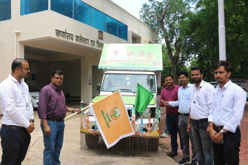 उप संचालक कृषि ने प्रचार रथ को हरी झंडी को दिखाकर किया रवाना