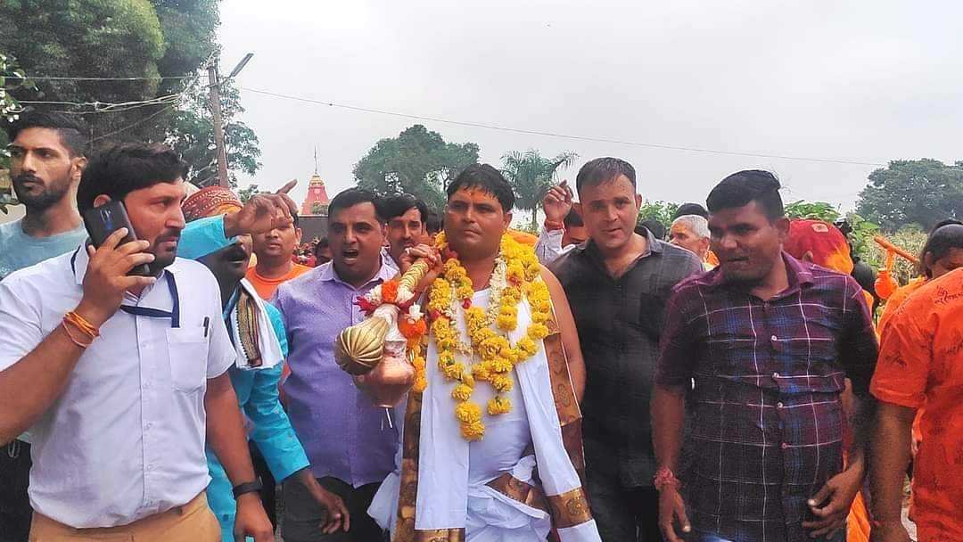रिमझिम बारीश के बीच सीहोर के बाद देवास में निकली सबसे बड़ी कावड़ एवं कलश यात्रा