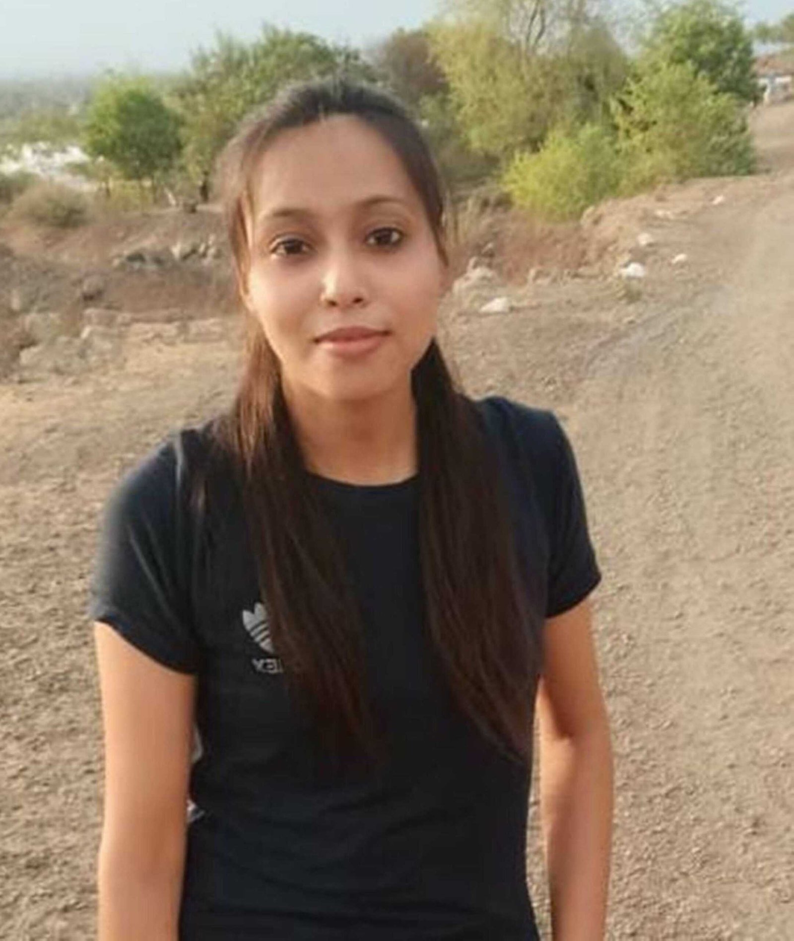बचपन से नही है पिता का साया, संभाली घर की जिम्मेदारी, कड़ी मेहनत के बाद नेहा मोदी का बीएसएफ में हुआ चयन