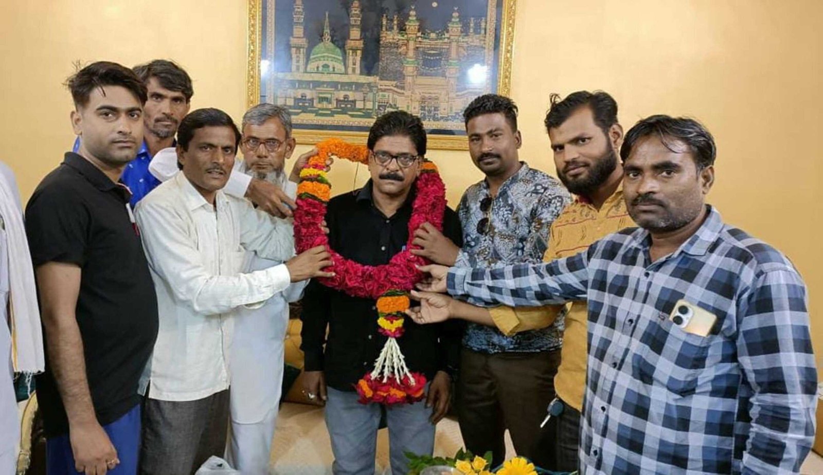 कांग्रेस अध्यक्ष कमलनाथ जी के करीबी इदरीस हमजा से भोपाल जाकर मुलाकात की