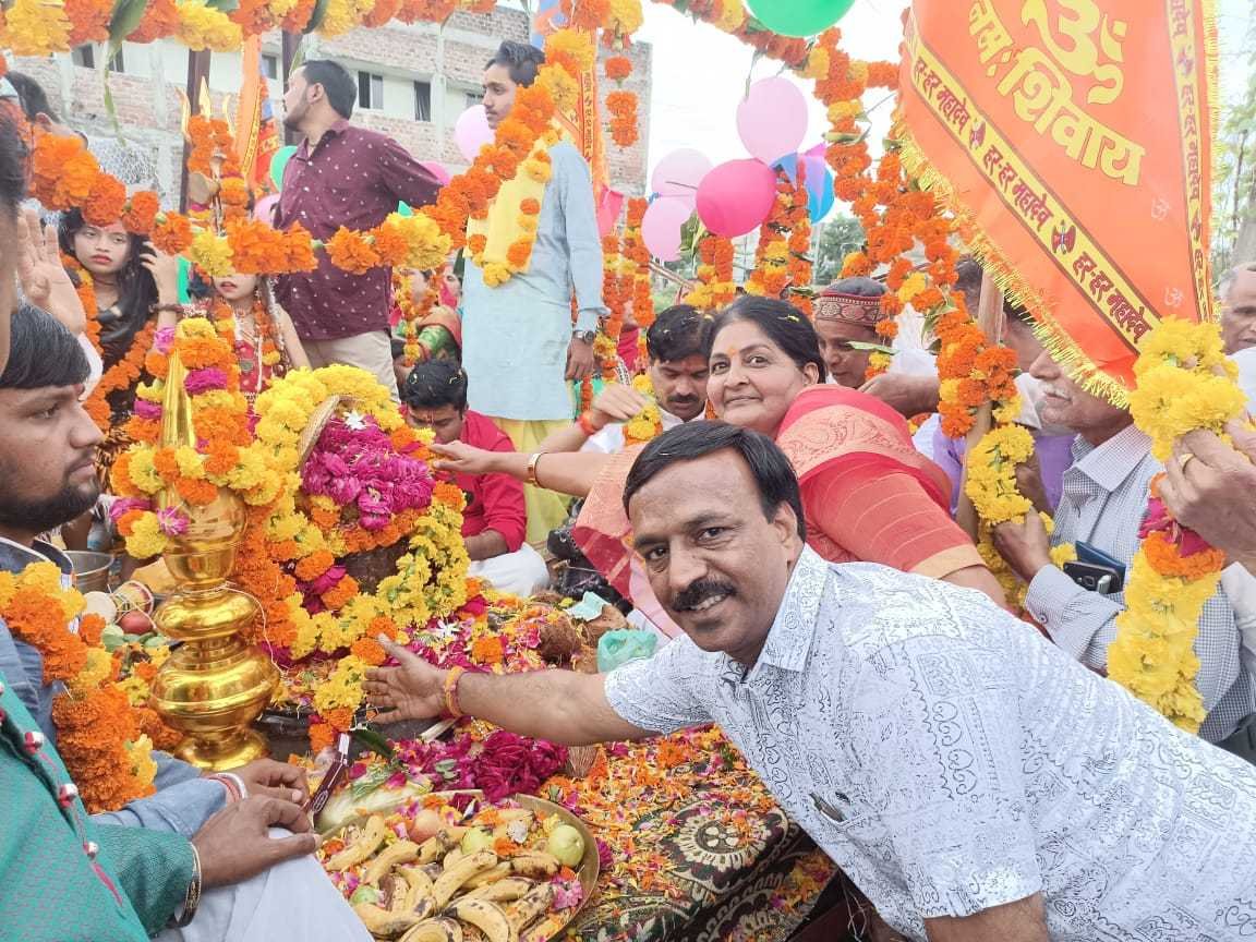 श्री चन्द्रेश्वर महादेव की नगर में भव्य शोभायात्रा