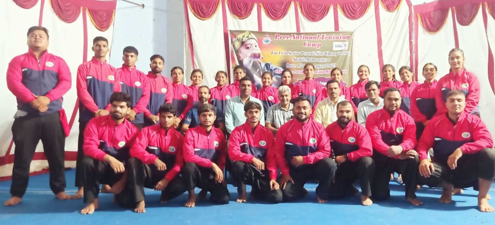 राष्ट्रीय पेंचक सिलाट प्रतियोगिता में भाग लेने वाले प्रदेश के खिलाडिय़ों को ट्रैक सूट प्रदान किए