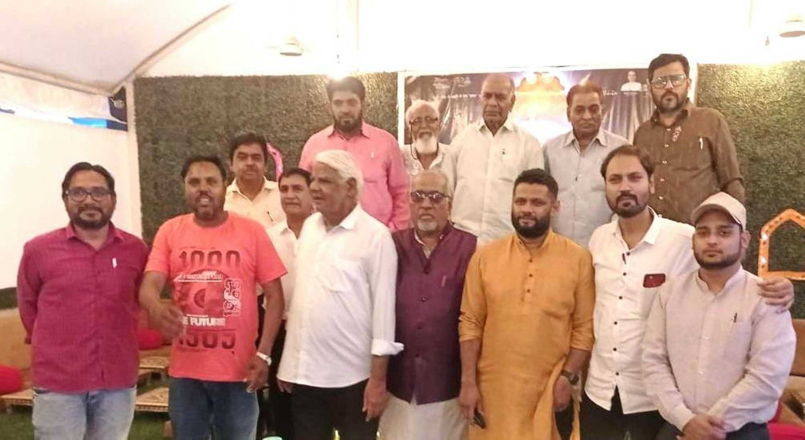 रूह के आईने में देख बशर, अक्स उसका जहां झलकता है