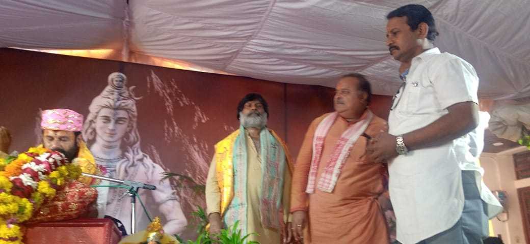पूर्व महापौर एवं प्रेस क्लब अध्यक्ष ने की शिव महापुुराण की आरती
