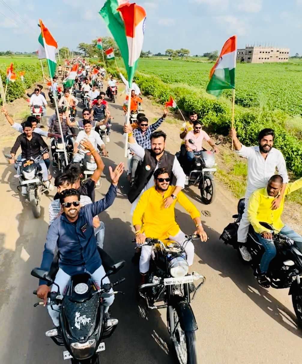 भाजयुमो ने निकाली तिरंगा यात्रा