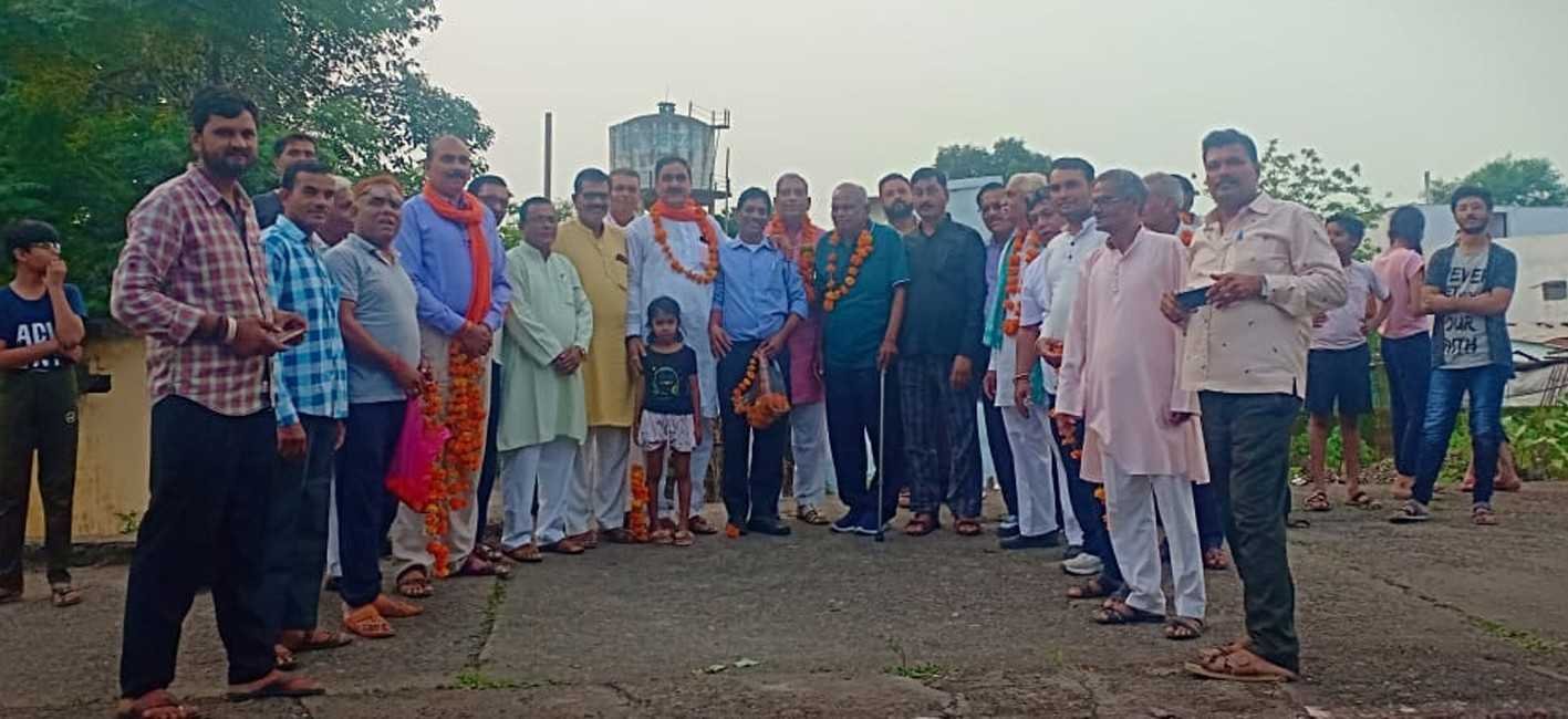 काशी के लिए 350 श्रद्धालुओं का जत्था रवाना  