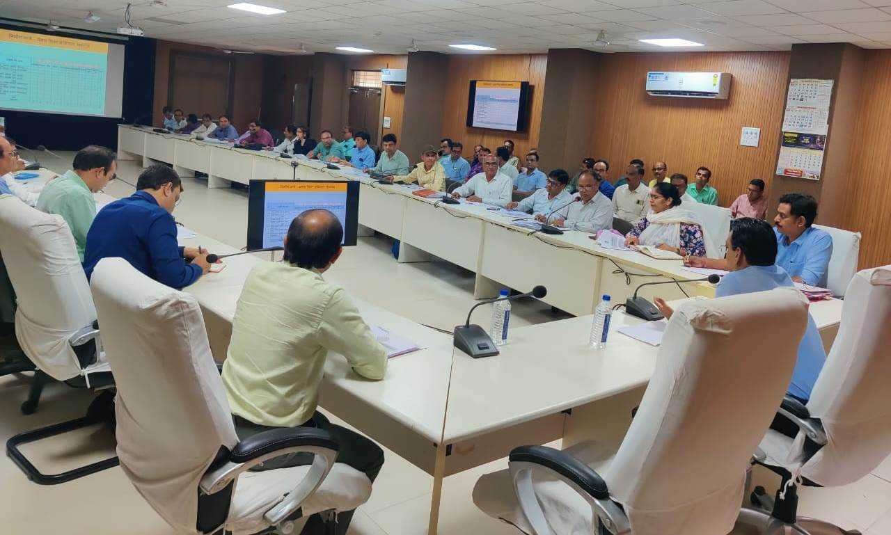 बच्चों के निवाले में किसी तरह कटौती नहीं हो, लिखित में पुनः निर्देश जारी करें- कलेक्टर श्री वर्मा