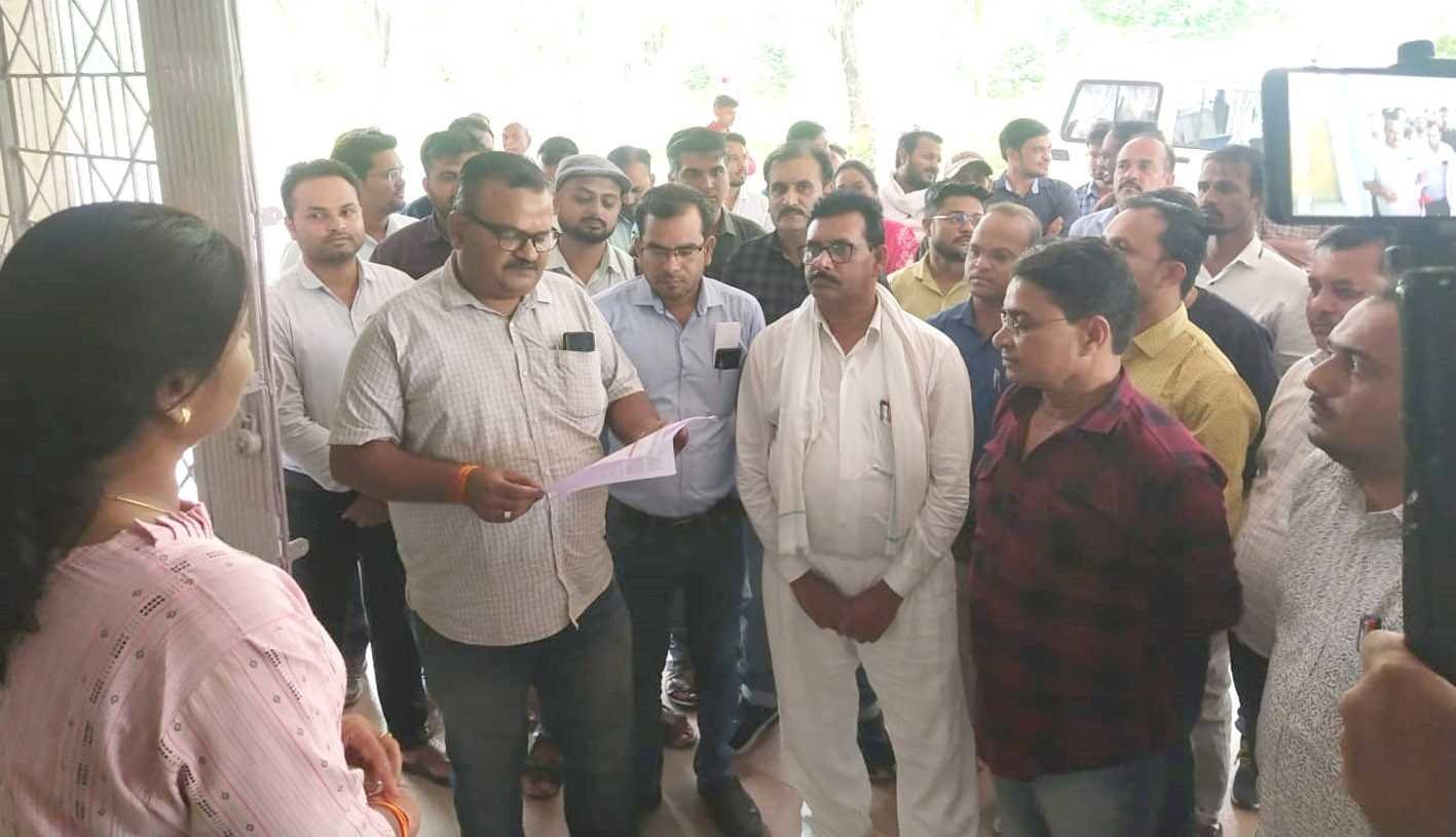 आश्वासनों से उठा पटवारियों का विश्वास