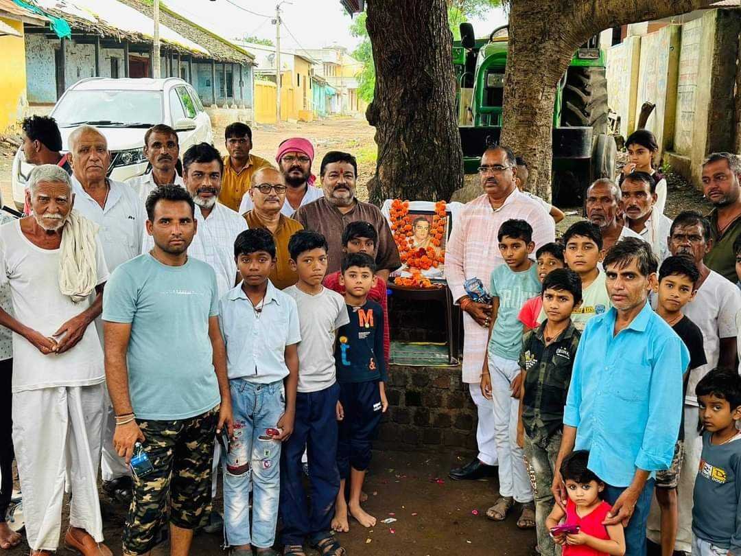 मतदाता सूची पुनर्रीक्षण अभियान…..  ग्रामीण बोले, बीएलओ के कारण अधर में लटकी प्रक्रिया
