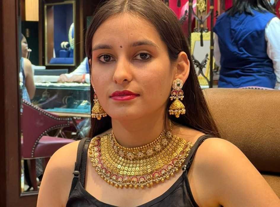 विदेश अध्ययन छात्रवृत्ति योजना के तहत पलक इंग्लेण्ड से करेंगी एलएलएम