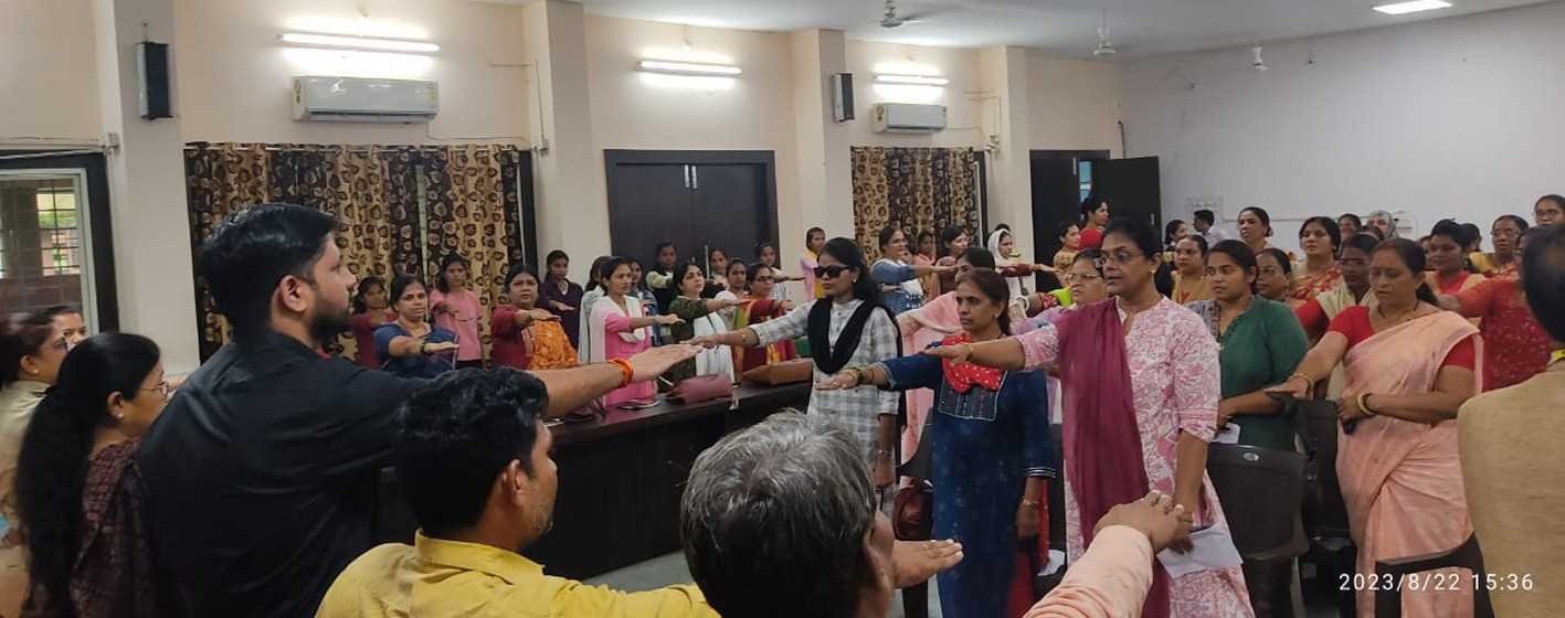 मतदाता जागरुकता गतिविधियों की जानकारी देकर मतदान की शपथ दिलाई