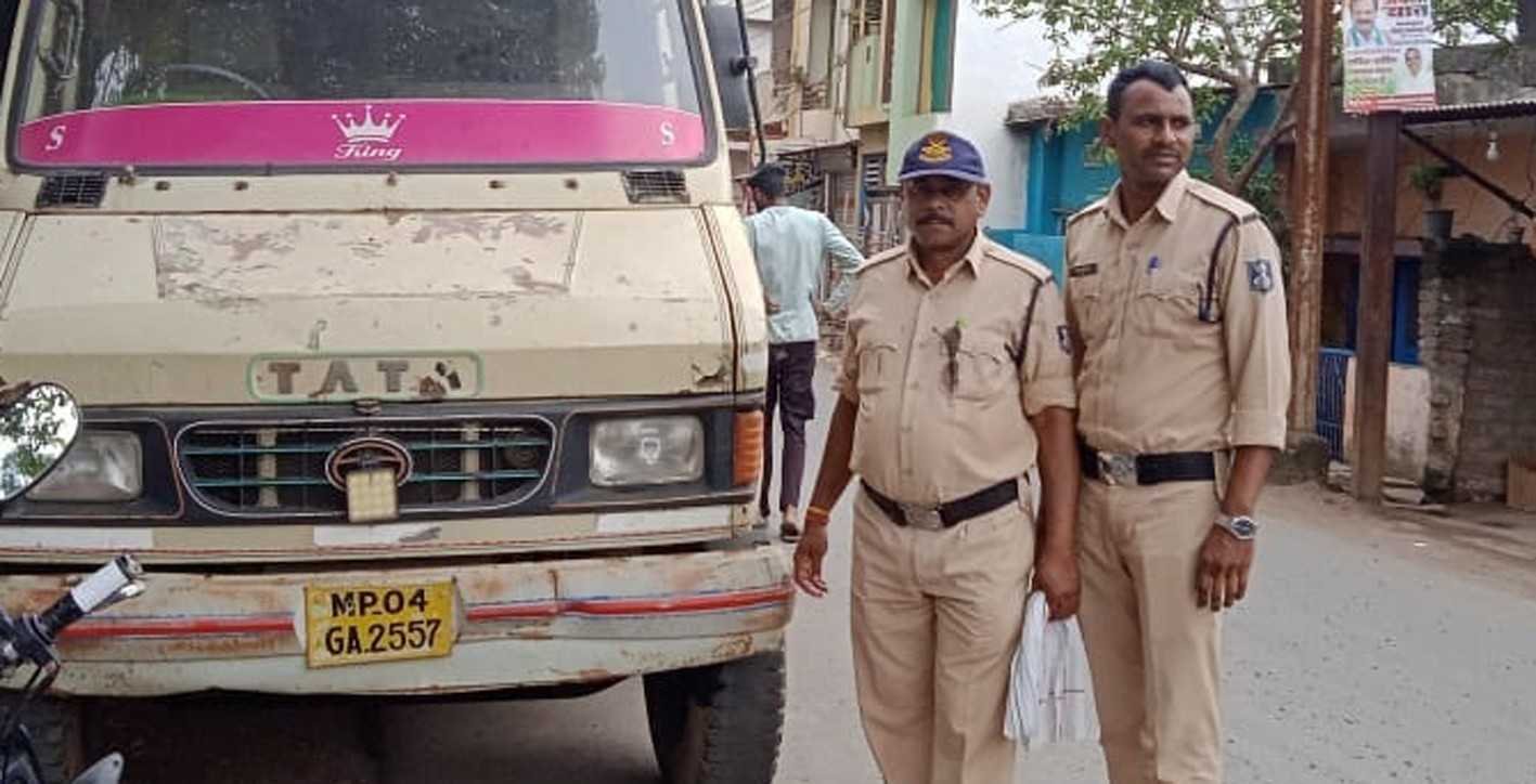 आरटीओ ने की चालानी कार्यवाही