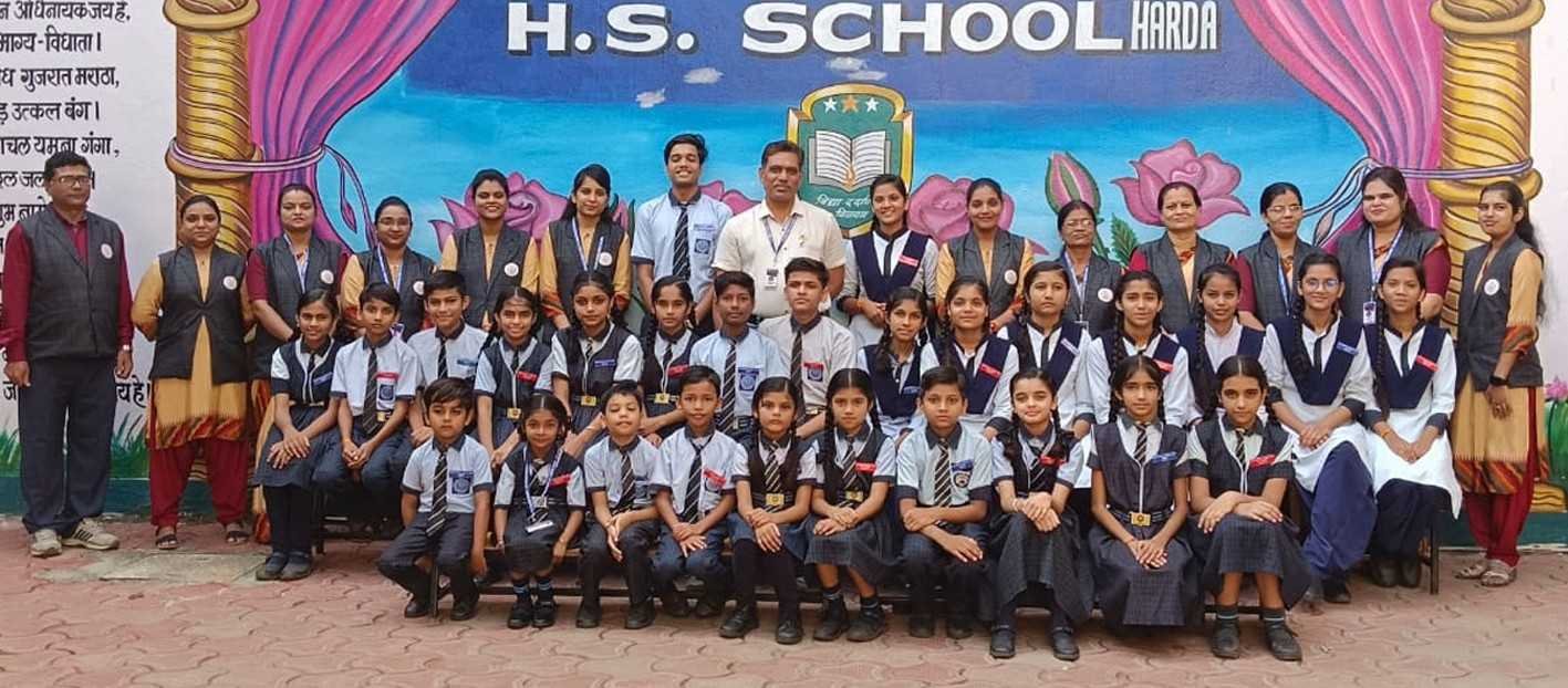 मॉडल पब्लिक स्कूल में शपथ ग्रहण समारोह संपन्न