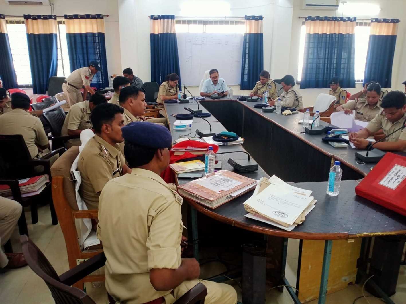 पुलिस कंट्रोल रूम में हुई बैठक