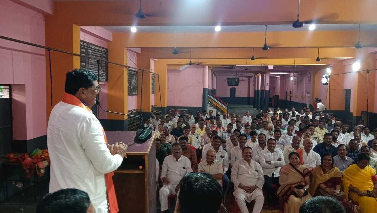 जन कल्याणकारी योजनाओं को लेकर जनता से संपर्क करें : गायकवाड़