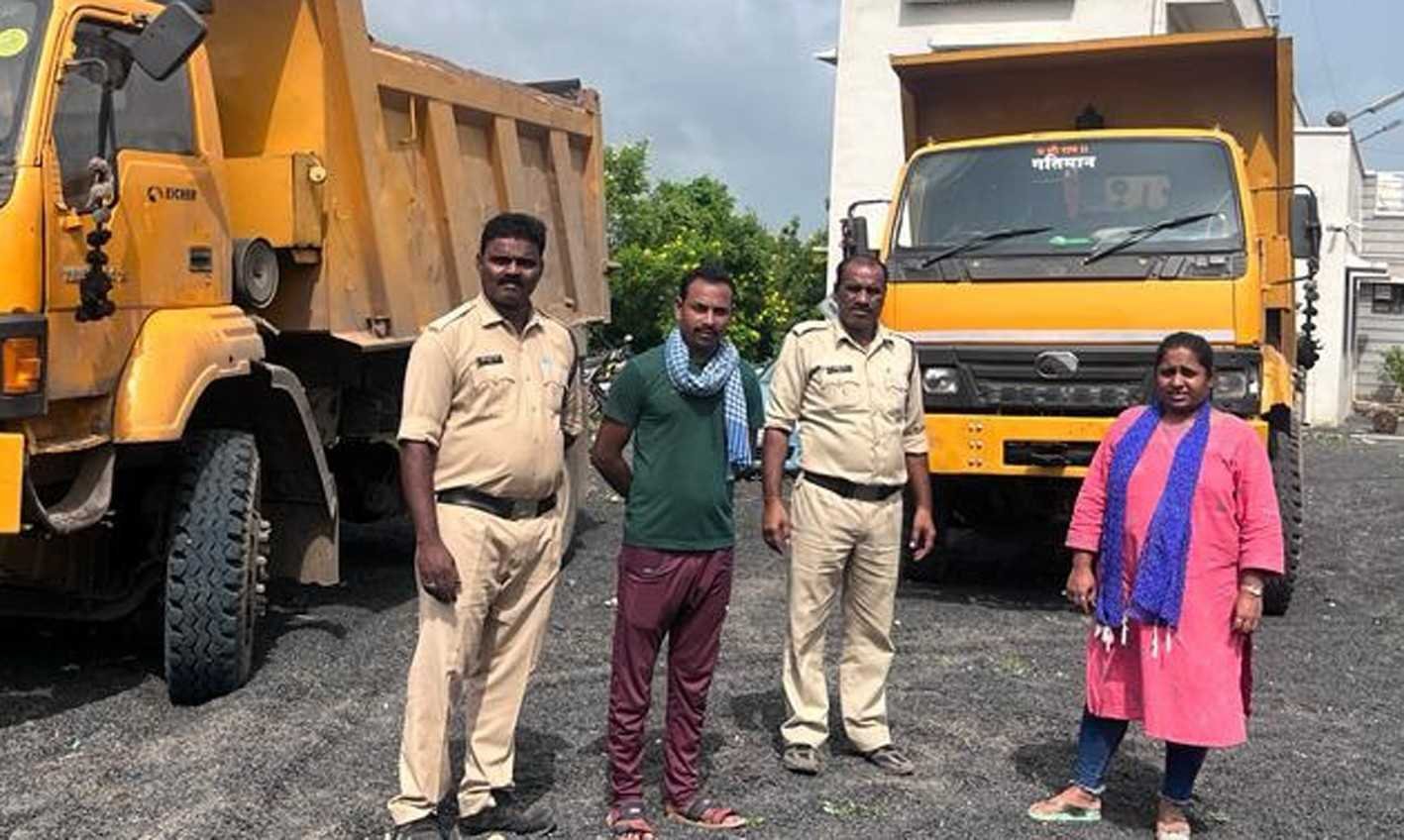 रेत का अवैध परिवहन करते 4 वाहन जप्त
