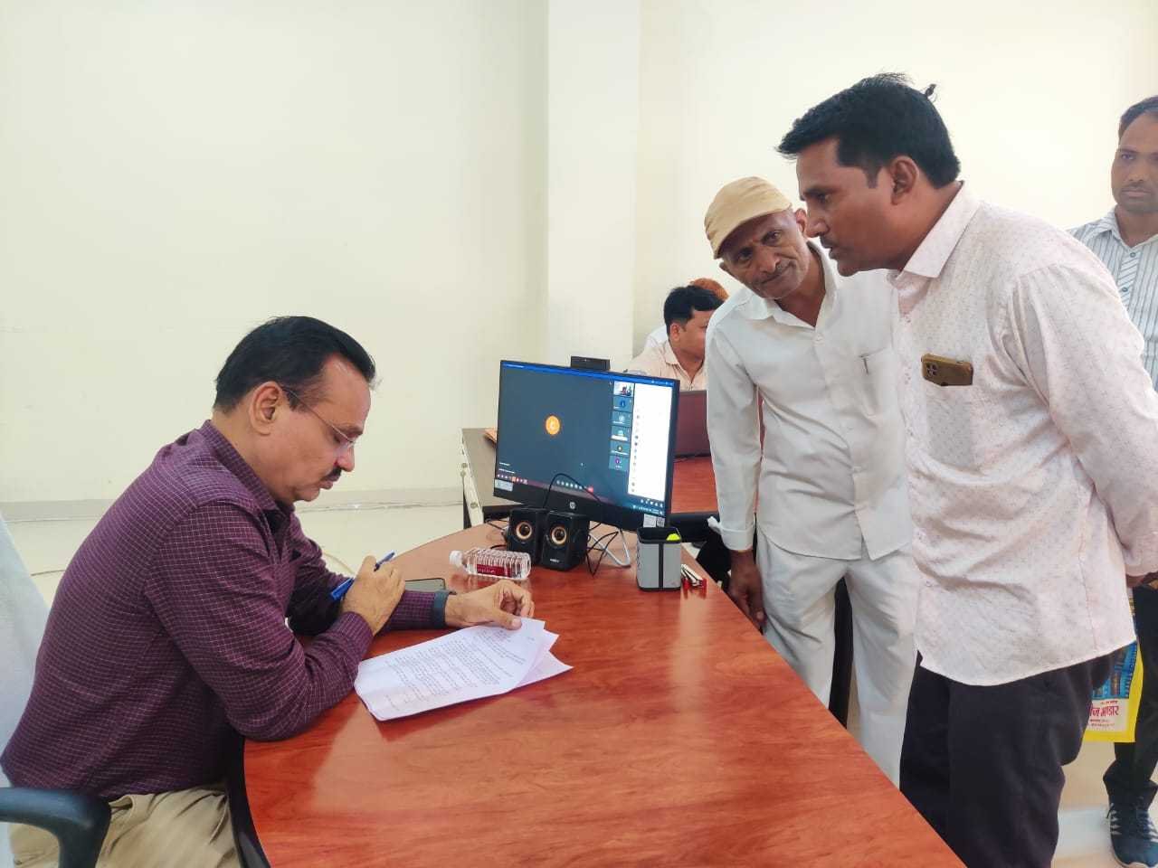 सरपंच सचिव द्वारा फर्जी बिल लगाकर राशि निकालने की जांच जनपद सीईओ सौंपी