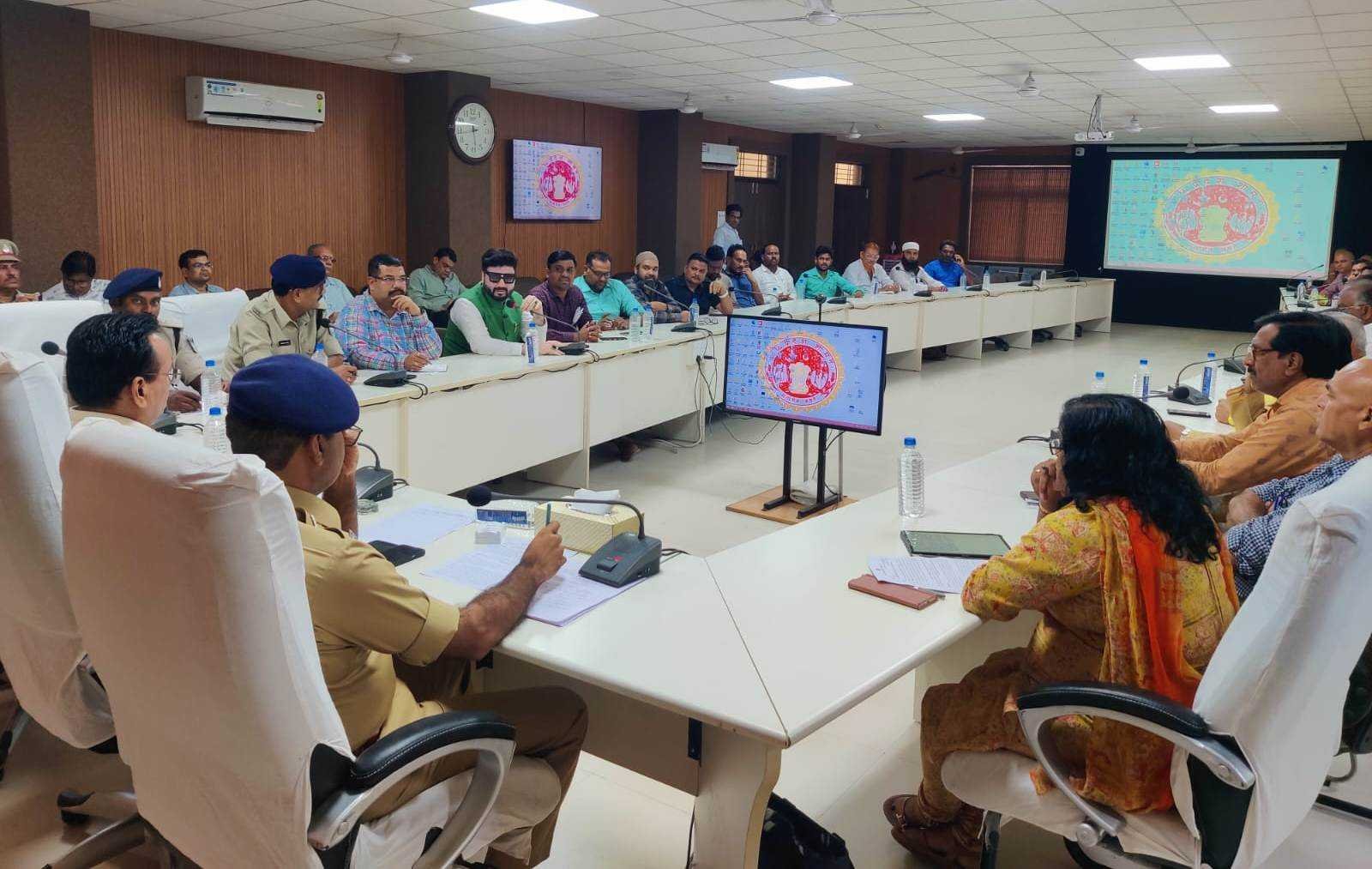 डीजे के साउंड की तीव्रता को लेकर समिति विचार करें