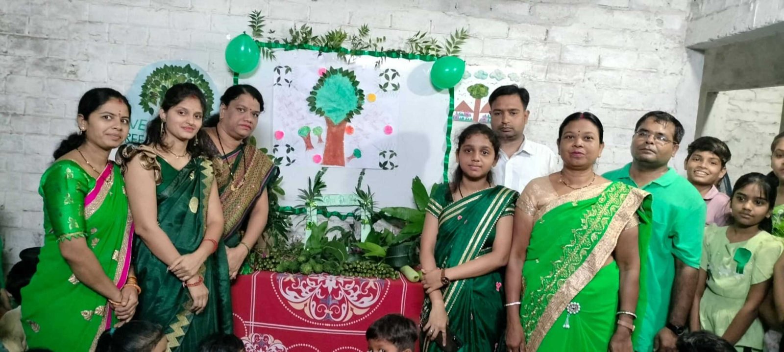 नन्हे-मुन्ने बच्चों ने मनाया ग्रीन डे