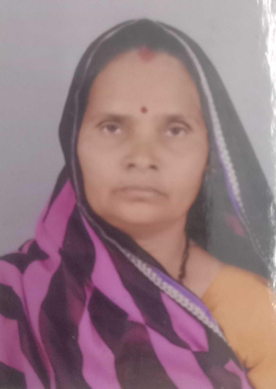 प्रदेश सरकार की विवाह सहायता योजना से श्रीमती रेखा को बेटी लक्ष्‍मी की शादी के लिए मिली 51 हजार रूपये की राशि