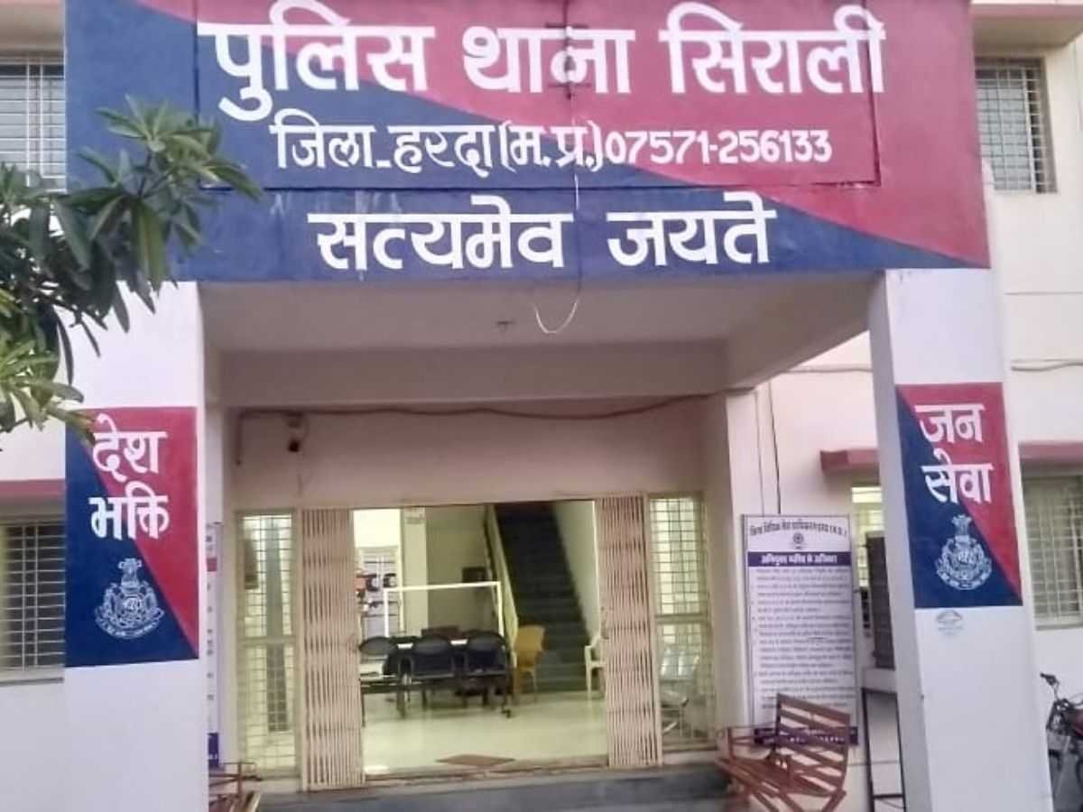 खेत के कुएं में मिली युवती की लाश, हाथ में बंधा काला धागा ही बची एकमात्र पहचान