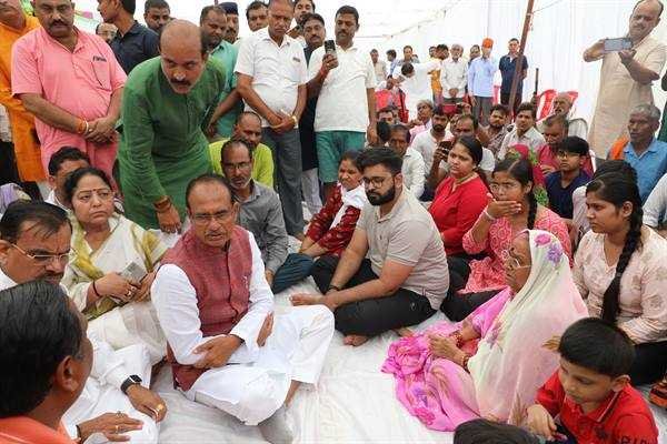 मुख्यमंत्री श्री चौहान ने पूर्व राज्यमंत्री  अहिरवार को दी श्रद्धांजलि