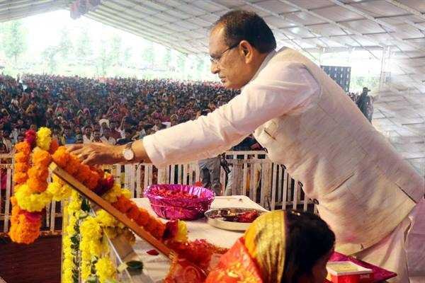 प्रदेश के हर गाँव और हर खेत में पानी पहुँचाने का संकल्प है : मुख्यमंत्री श्री चौहान
