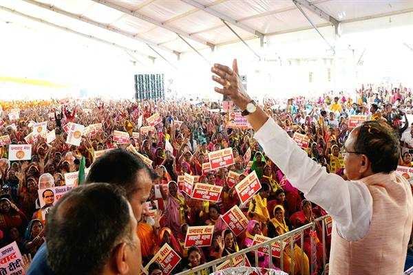 बहन-बेटियों को दिए सरकार चलाने के सूत्र : मुख्यमंत्री श्री चौहान