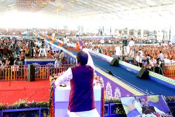 मुख्यमंत्री लाड़ली बहना योजना में अक्टूबर से मिलेंगे 1250 रूपये : मुख्यमंत्री श्री चौहान
