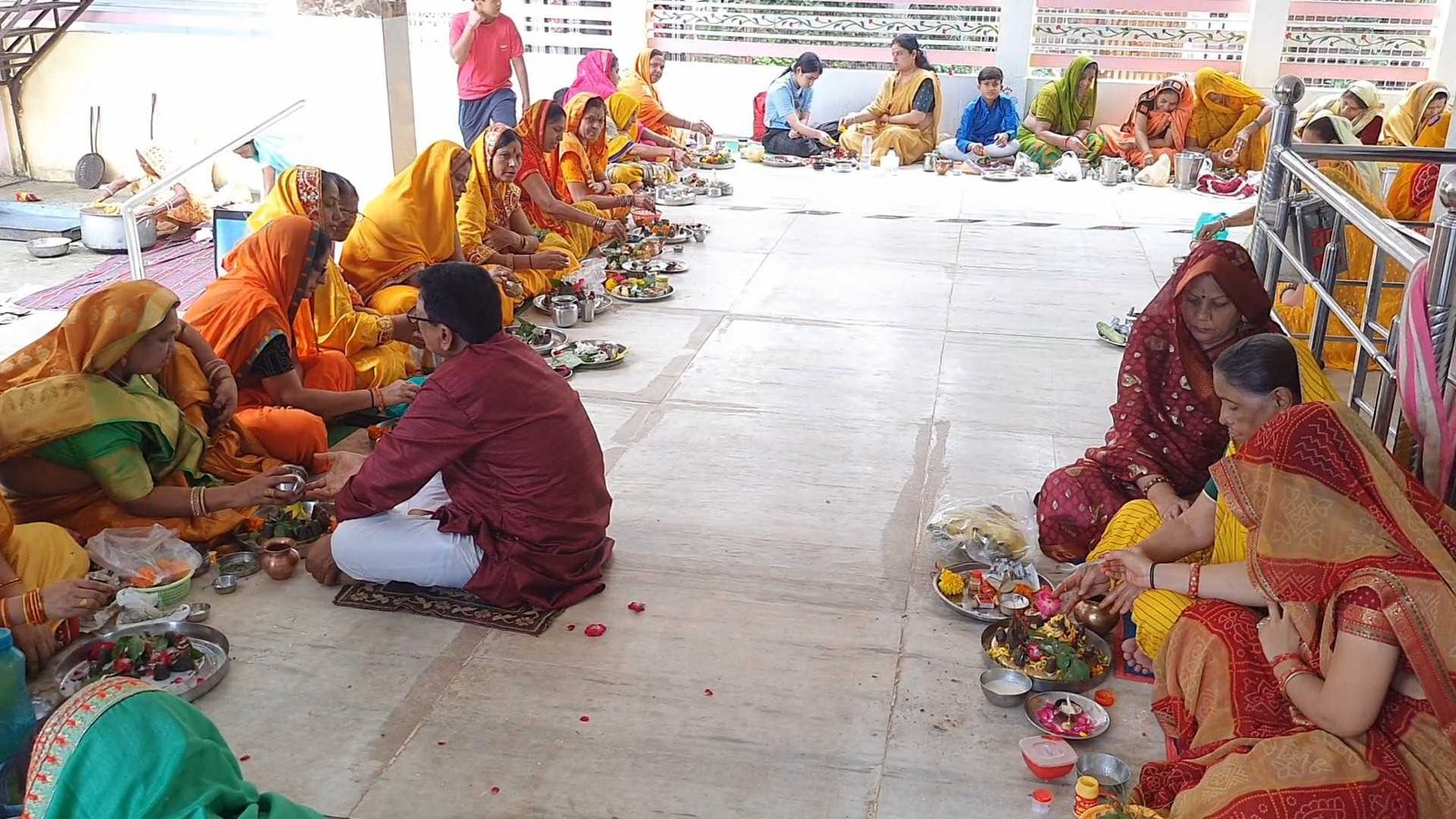 अंबिकेश्वर महादेव मंदिर में पार्थिव शिवलिंग के पूजन का हुआ समापन