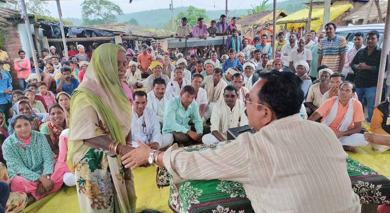 विकास पर्व पर प्रधानमंत्री आदर्श ग्राम योजनांंतर्गत करोड़ों रुपए के विकास कार्यों का वनमंत्री  शाह ने किया भूमिपूजन